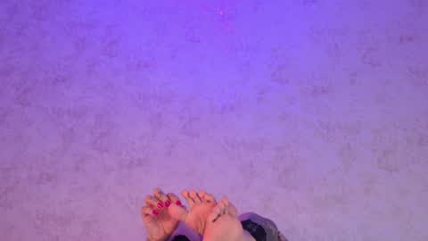 mia_hill1_ online show from June 2, 8:32 pm