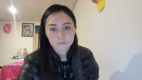 mia kaneee online show from September 16, 12:40 am