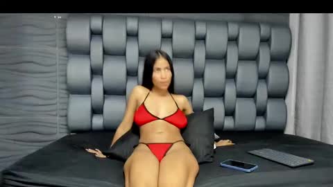 MIA KLEIM online show from January 9, 11:34 pm