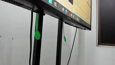 MIA KLEIM online show from December 7, 11:23 pm