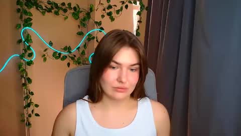 mia_lemm online show from April 17, 7:21 am