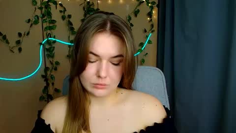 mia_lemm online show from March 3, 8:09 am