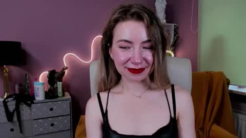 Mia online show from October 9, 7:34 am