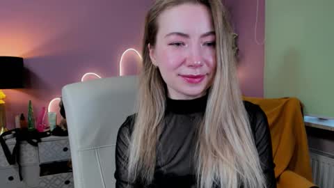 Mia online show from October 1, 6:51 am