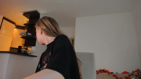 Mia here Appreciate your support online show from September 17, 10:35 am