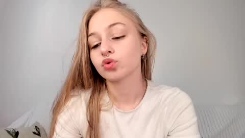 Mia here Appreciate your support online show from April 23, 7:16 am