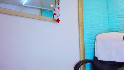 mia montess online show from October 27, 2:23 pm