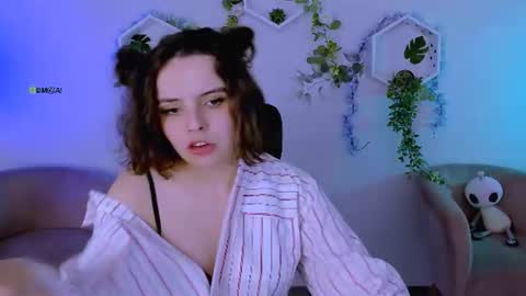mia_mooon_ online show from July 28, 2:13 pm