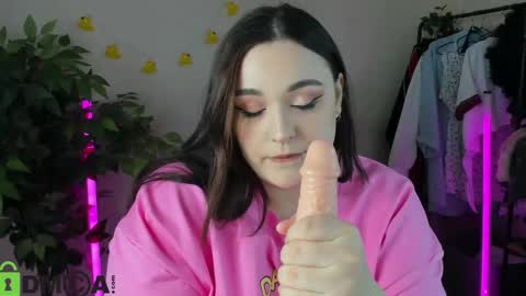 Mia online show from February 9, 1:41 am