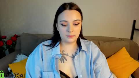 Mia online show from October 15, 2:58 am