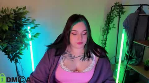 Mia online show from March 4, 12:28 am