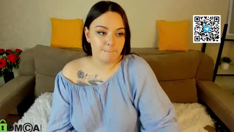 Mia online show from October 13, 2:36 am