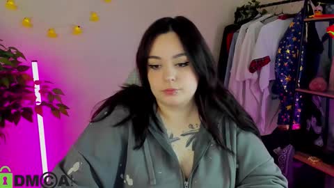 Mia online show from February 1, 1:37 am