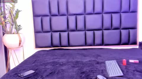 mia online show from January 8, 5:11 am