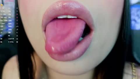 Mia online show from December 4, 12:13 am