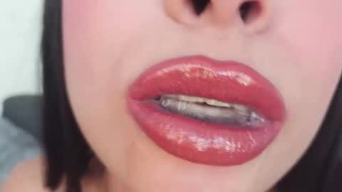 Mia Roux online show from September 18, 7:45 pm