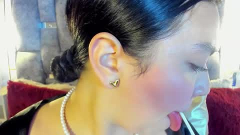 Mia Roux online show from February 13, 3:30 am