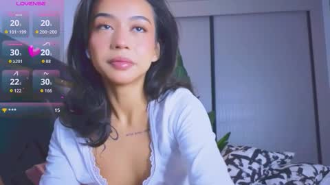 Mia online show from October 24, 8:05 pm