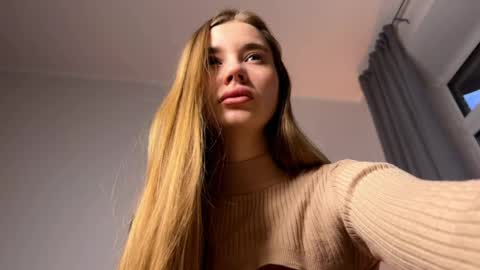 mia_skye1 online show from June 2, 1:06 am
