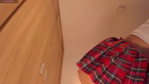 Mia online show from December 20, 12:31 pm