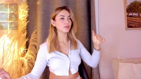 Mia White  online show from September 15, 1:08 pm