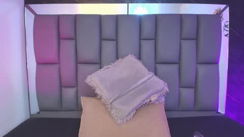 Mia online show from February 13, 12:29 pm