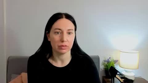 Mia online show from March 19, 4:44 pm