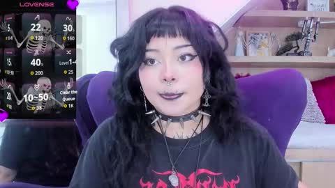 Mia online show from January 5, 5:27 pm