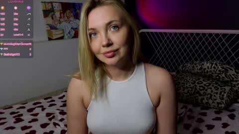 Mia online show from May 7, 5:38 pm