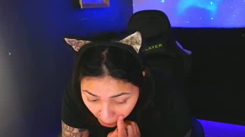 Mia online show from September 8, 11:26 pm