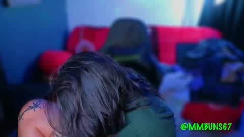 Mia online show from November 3, 4:27 am