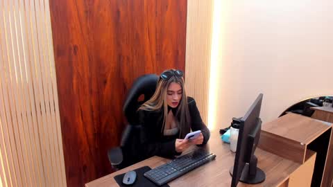 MiaCarper online show from January 25, 8:31 pm