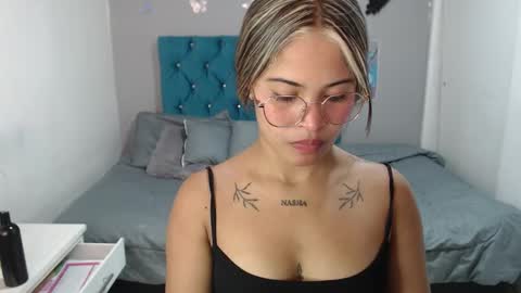 miacumgirl online show from March 13, 2:29 pm