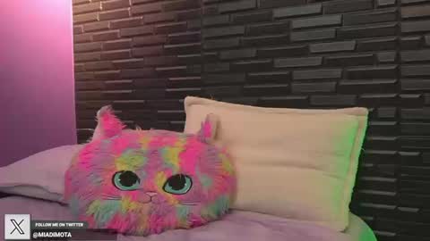 Mia online show from September 13, 4:53 am