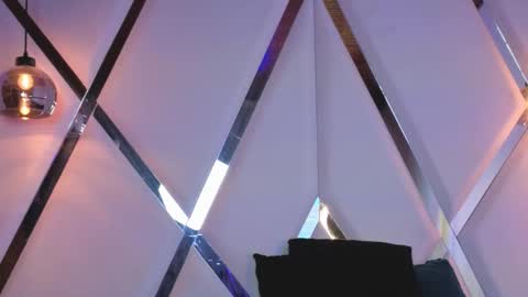 miah_stewart online show from February 20, 4:11 am