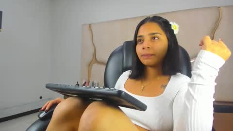 miahsex69 online show from September 16, 3:25 am