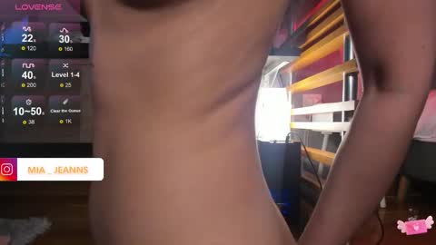 Mia online show from January 22, 9:44 pm