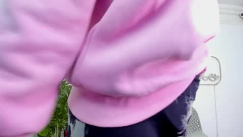 Mia Khalifa online show from November 17, 3:29 am