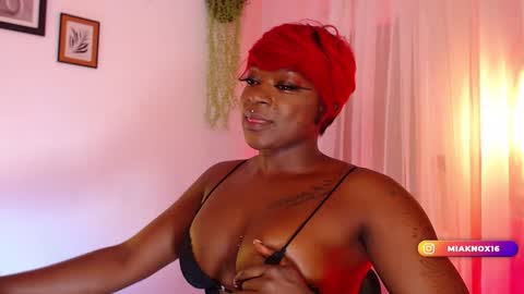 Mia online show from January 22, 10:40 am