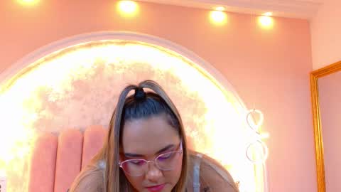 Mia online show from February 26, 4:44 am