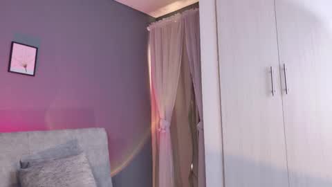 Mia online show from January 18, 7:21 pm