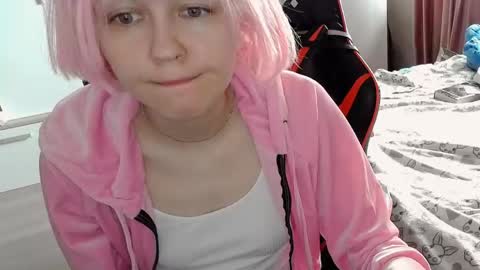 Mia online show from April 13, 7:31 am