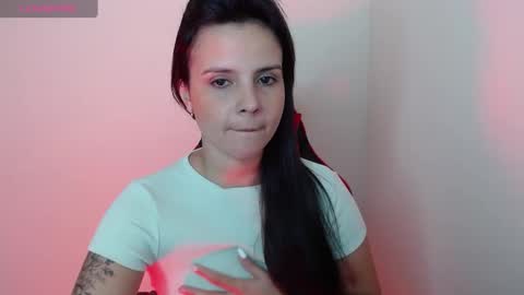 miarobinn_ online show from September 9, 5:24 pm