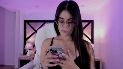 Mia online show from February 13, 7:52 pm