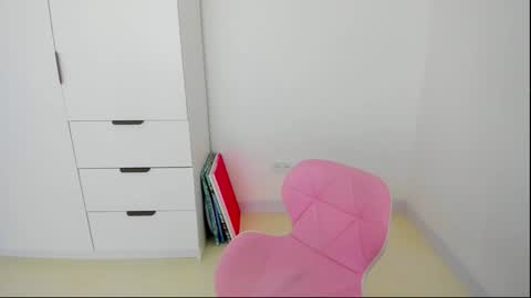 miastripdance online show from November 15, 10:27 am