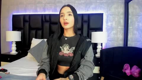 Mia Sweetth online show from January 22, 11:45 am