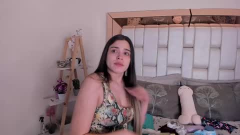 Mia Villalobos online show from February 12, 10:03 am