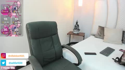 Mia Villalobos online show from October 12, 4:42 pm