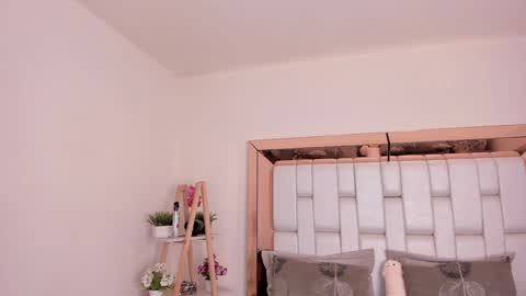 Mia Villalobos online show from January 22, 4:44 am