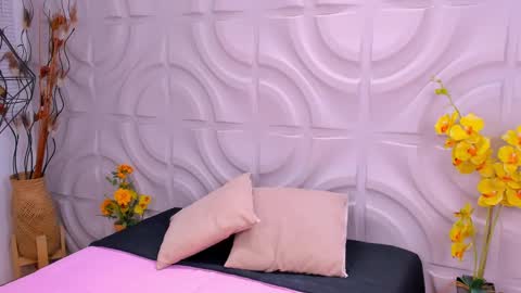 Mia online show from January 5, 3:22 am